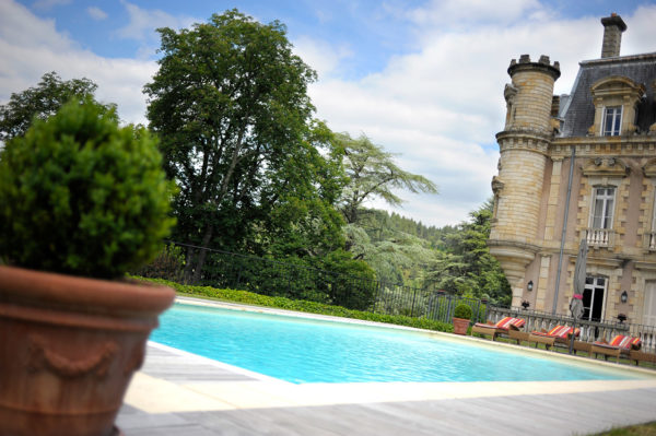 piscine-chateau-hotel-vals-bains-ardeche-1