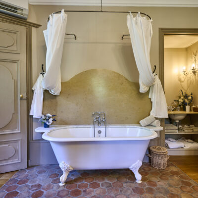 La Chambre Clovis - château hôtel luxe Ardèche