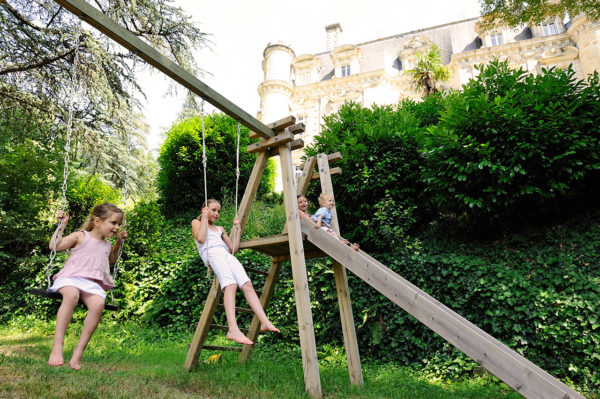 parc-jeux-enfants-balancoire